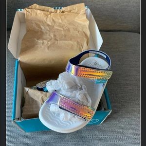 Native Girls Pink Charley Hologram Sandals, 6